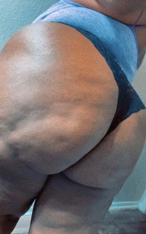 Austin Curvy Escort — GFE, BBJ, and Outcalls Only - 1