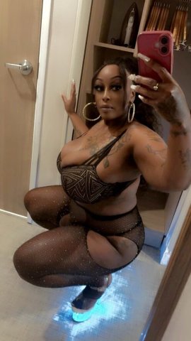 Warwick F-Cup Beauty — Private Incall Safe Play Only - 1