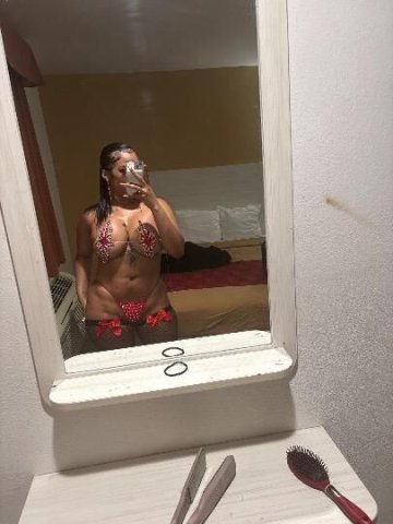 Long Beach Female Escort — 5'7" Brown Skin, Soft Curves & Fetish-Friendly - 1