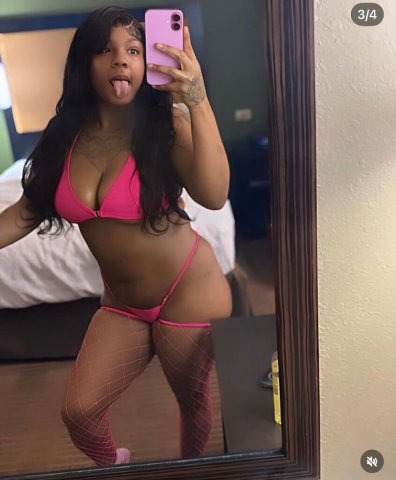 Minneapolis In-Call Female Escort — Throat Goat Service - 1