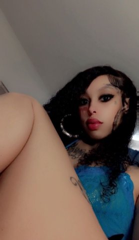 Pretty petite tatted companion in Northern Virginia (2 girls available) - 1