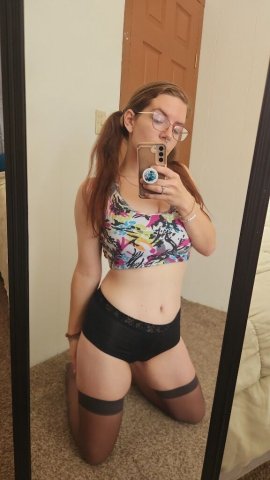 Farmington Female Escort — In-call half-hour sessions - 1
