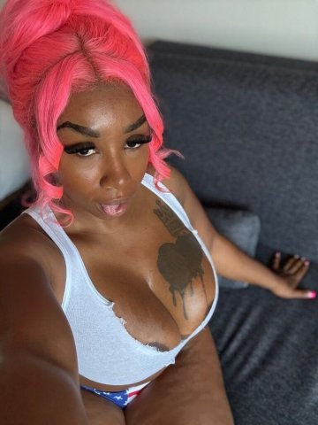Treasure & Chelsea in Nashua — busty upscale 24, July fun - 1
