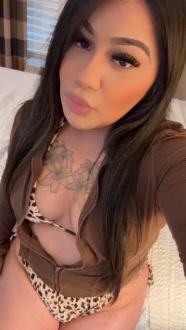 Latina Mamii  (27) — Incall/Outcall Latina Escort (San Fernando Valley) - 1