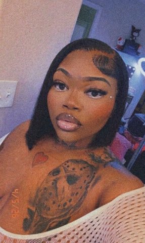 Seattle Curvy Female Escort — Pretty Face & Body Match - 1