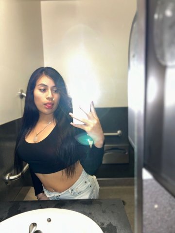 Mami Companion (Salvadorean) — Portland Discreet Escort - 1
