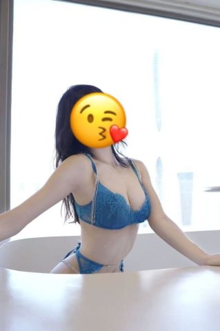Warm Petite GFE Escort — Kissing, Touching & Nuru - 1