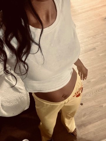 Cincinnati Female Escort — Slim 5'2, 110 lbs - 1