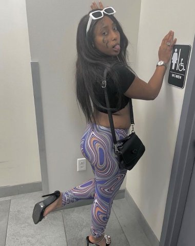 Minneapolis / St. Paul Discreet Female Escort — Cash, Chime, Cash App, Venmo, PayPal, Apple Pay - 1