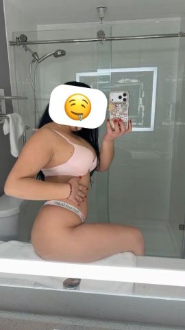 Klamath Falls OR Latina Female Escort for Oral Sex - 1