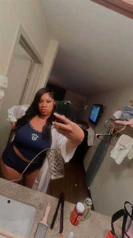 Tri-Cities Female Escort — un-rushed funsize, big booty vibes - 1