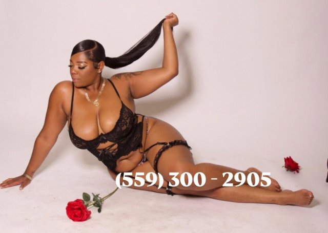 Long Beach Holiday Fun: Chocolate Roleplay & Seductive Conversation - 1