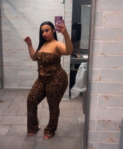 Racine WI Female Escort — Bare, No Trades - 1