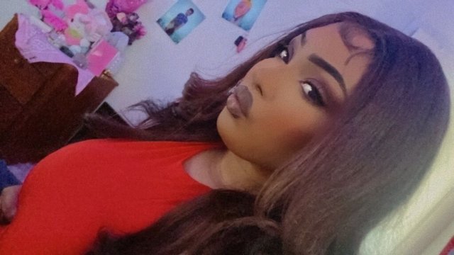 Fun Young Escort (25) — Peoria, IL 4th of July Deals - 1