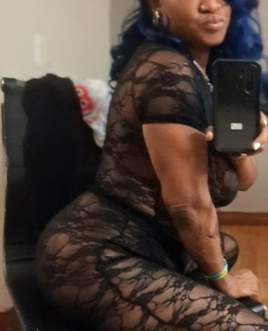 Chicago Holiday Special Female Escort — Deep Throat, Anal, Cock Worship - 1