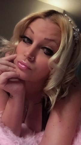 Blonde Female Escort — Quad Cities Outcall Special ($35) + Video Verify - 1