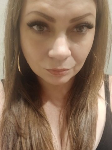 Denton MILF Female Escort — Outcalls & Incalls, 1-Hour/30-Min Sessions - 1