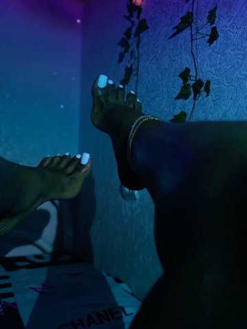 Beaumont Female Escort — Face Sitting, Feet Fetish & Discreet Adult Services - 1