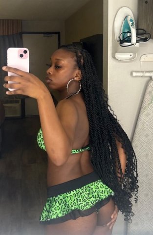 Chocolate & Petite Incalls Only — No Bare or BB Service - 1