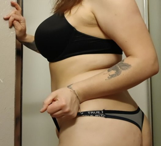 Friendly Fife Female Escort — Incall in Federal Way (No Car Dates) - 1