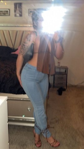 Topeka Kansas Female Escort — Out-call only (serious inquiries) - 1