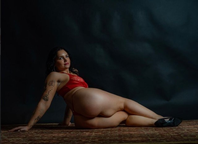 Portland In-Call Female Escort — private full-contact VIP show - 1
