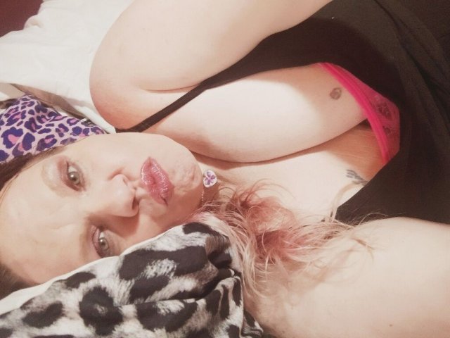 Cincinnati Female Escort — Head & Lingerie Extras - 1
