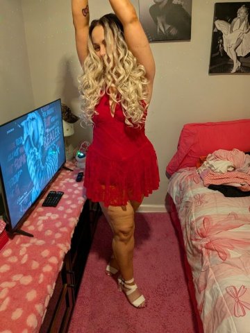 Kansas City Female Escort — In-call or at-your-place - 1