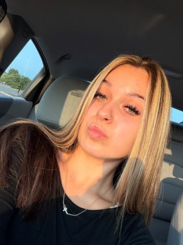 Pretty & Petite Escort (24) — In-Call & Out-Call - 1