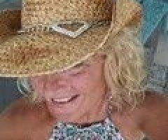 Callie (40+) — GFE, cuddling, kissing, conversation - Image 4