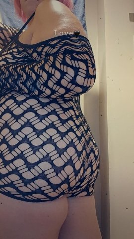 San Bernardino 30 y/o Sicilian Female — Cardates Only BBJ + Full Service - 1