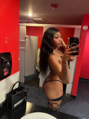 Everett Petite In-Call/Out-Call Fun Wet Girl — Discreet Bookings - 1