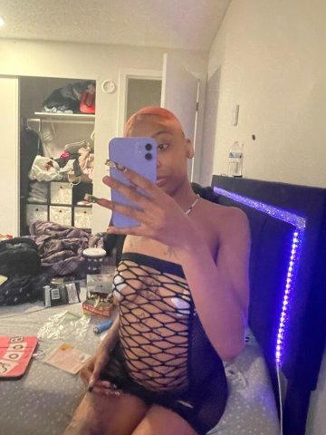 Everett, WA Female Escort — sweet, tight meet-up - 1