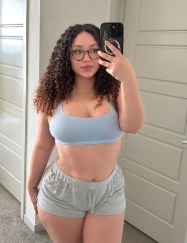 Indianapolis IN Young Female Escort — Raw creampie & video chat - 1