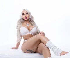 Honolulu VIP Blonde Pornstar Experience — pre-booking & video chat - Image 5
