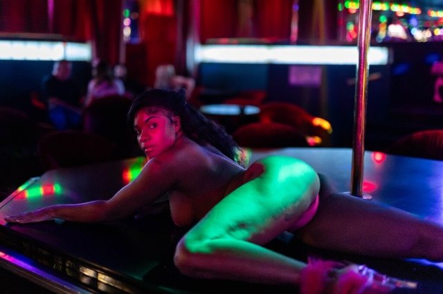 Manhattan Female Escort — Wet Wet Squirter Fantasies - 1