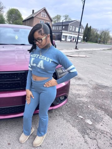 Buffalo, New York Card Dates Female Escort — FaceTime shows - 1