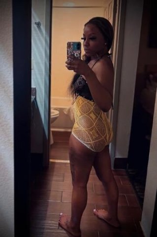 Meridian Darkskin Squirting Pussy Experience & Deepthroat - 1