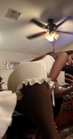 Houston Texas 23-Year-Old Petite Female Escort for Relaxation Massages - 1