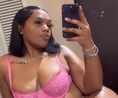Seattle escorts - Seattle Curvy Female Escort — Throat/Relaxing Massage & Gentle Touch