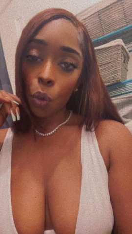 Hilton Head SC Female Escort — 5'5 slim curvy - 1