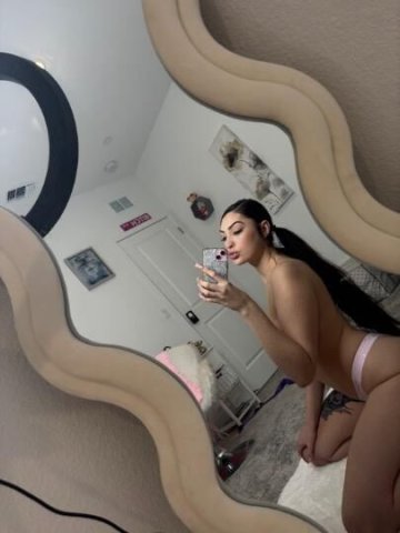 Honolulu Tall Elite Model (24) — Clean, Upscale Time Together - 1