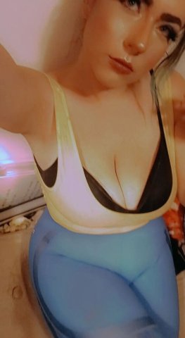 Bloomington IL Female Escort — GFE & “80 specials” (I host) - 1