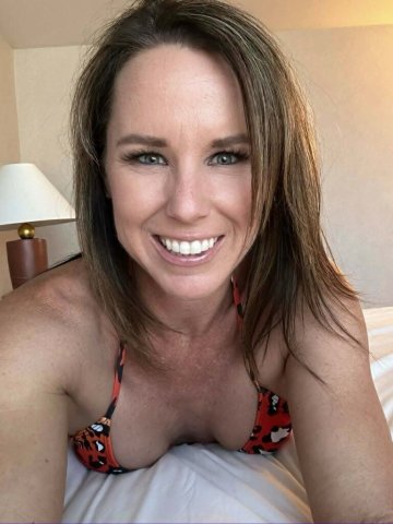 Lancaster PA 40YO Classy Mature Female Escort — Incalls, Outcalls & Car Play - 1