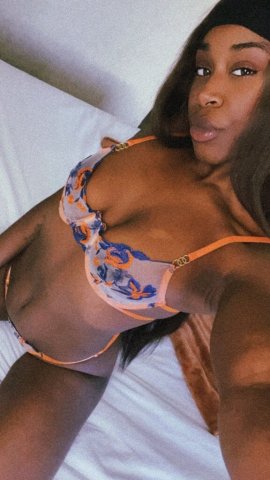 Long Beach CA Female Escort — Outcalls & Incalls Available Right Now - 1