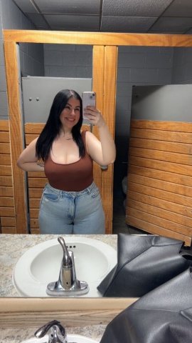 Grand Rapids MI Female Escort — Ashley (30-min QV, 1-hr, ft) - 1