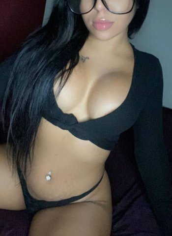 Dulce y atrevida Latina colombiana — GFE en San Fernando Valley - 1