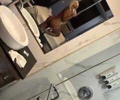 Honolulu Female Escort — Incall & outcall sessions (red hair, voluptuous build) - Image 4