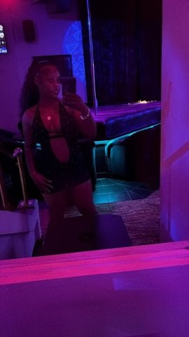 Sasha in Janesville: $100 specials, Facetime shows & messages - 1