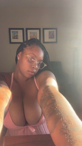 New in Savannah: Calls With a Queen (Short-Visit)  - 22 - 1